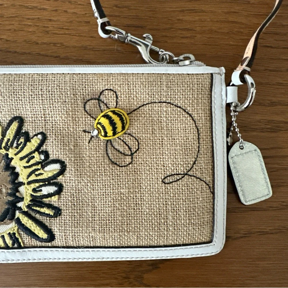 Coach Wristlet Pouch Floral Bumble Bee Crystals Burlap Leather Trim Zip Purse - Picture 8 of 15